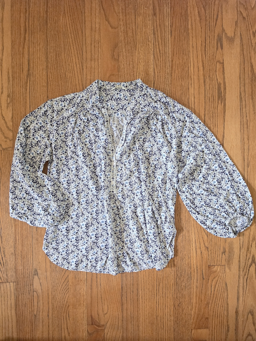 Max Studio Blue and White Floral Button-Up Blouse Size S